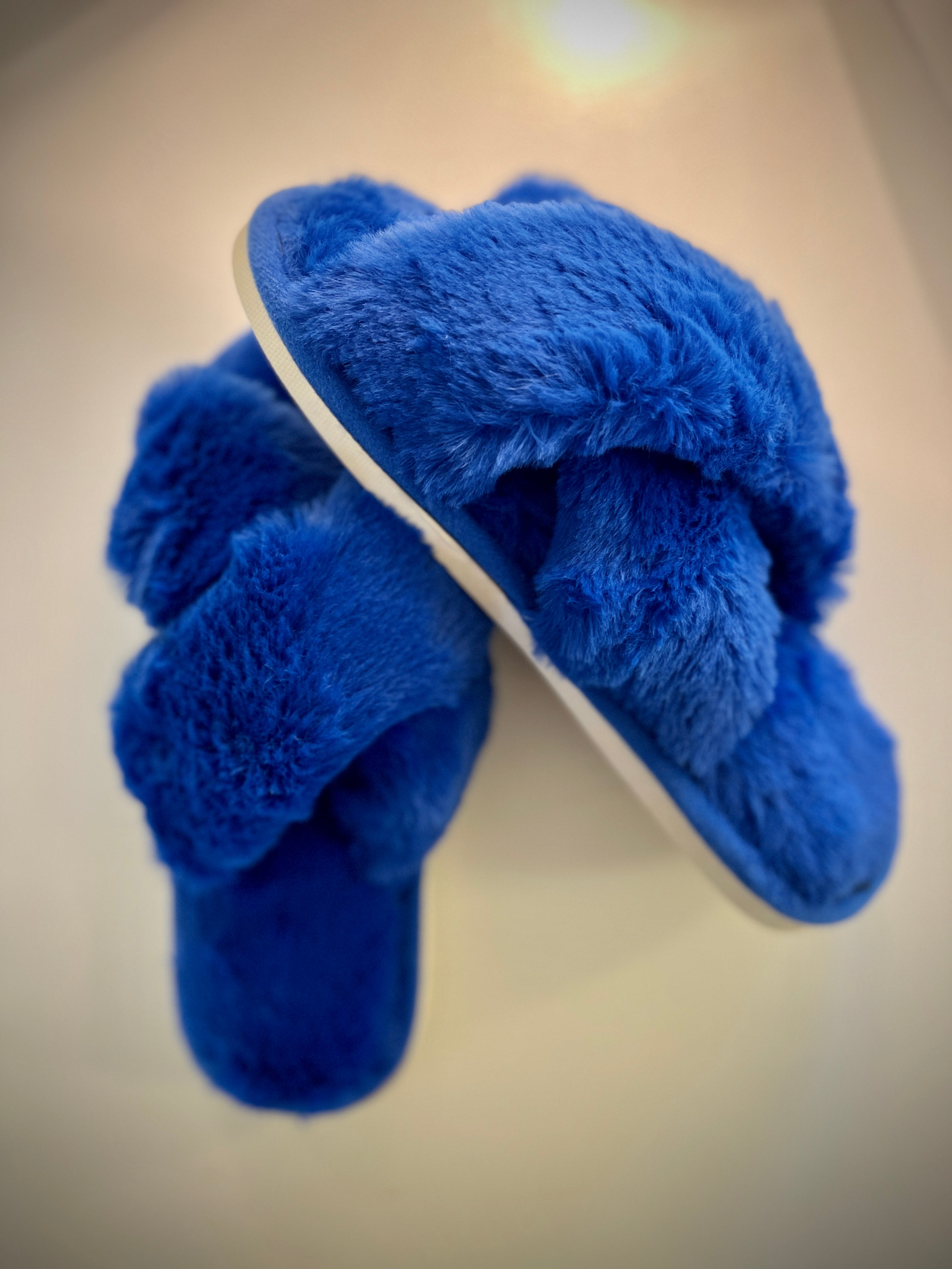 Fluffy slippers blue