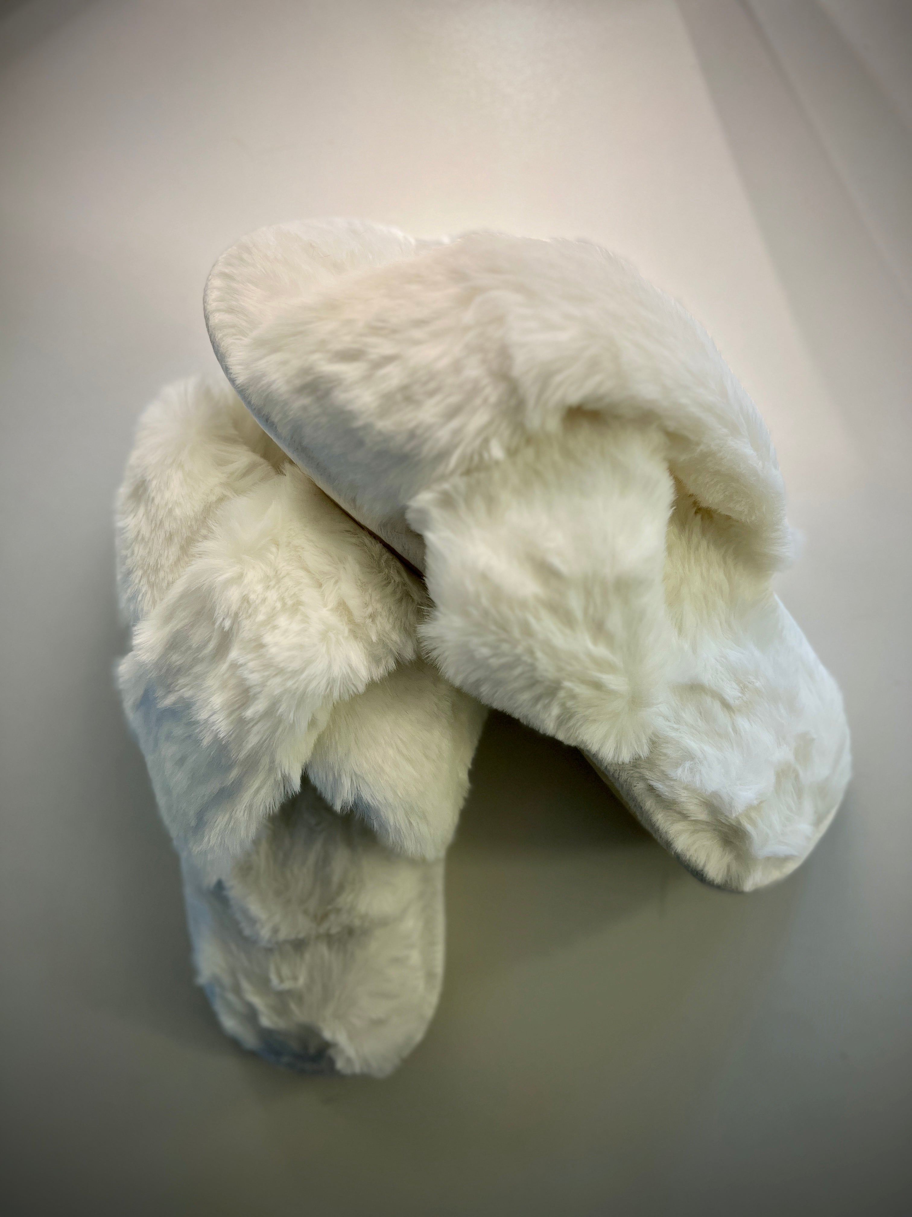 Fluffy slippers cream